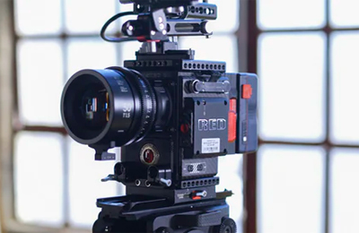 手機(jī)廣告片制作｜讓科技之光在鏡頭里煥發(fā)生命力