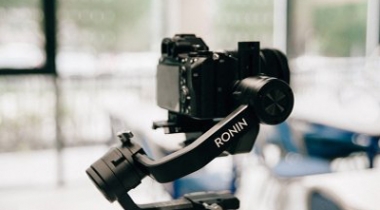 手機(jī)廣告片拍攝公司——讓每一秒畫(huà)面，都成為用戶(hù)掏出手機(jī)的理由